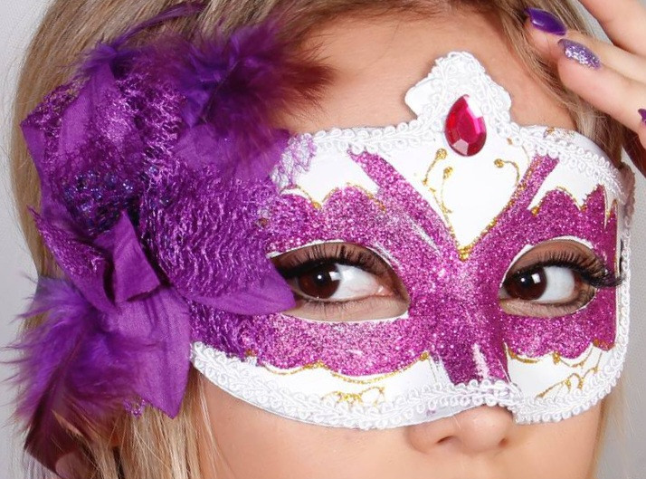 نقاب بالماسکه