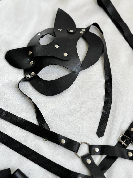 ست گارتر چرمی زنانه