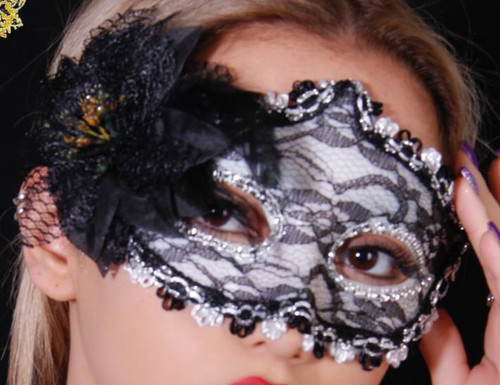 نقاب بالماسکه