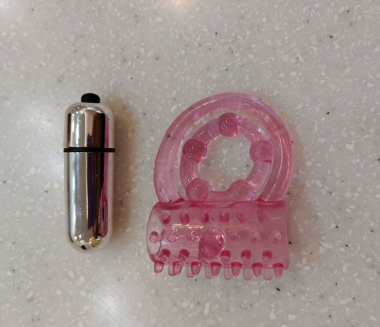 ویبراتور حلقه ای دور آلت مردانه