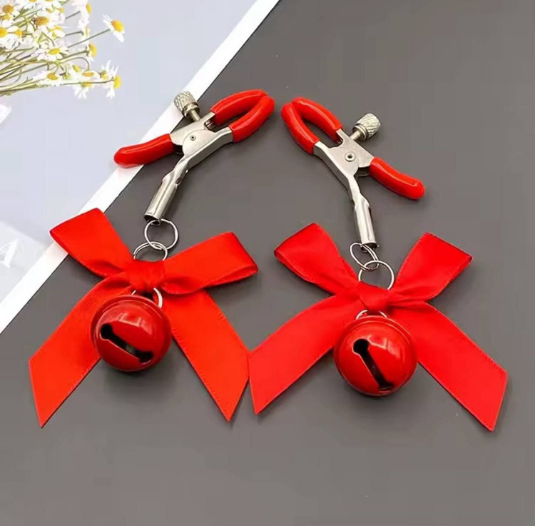 گیره نوک سینه زنگوله دار